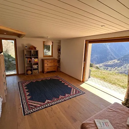 Cozy Mountain Retreat